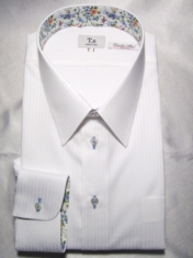 2023年02月21日受注 東京・太田区のI.T様 常連のお客様ですがアルビニの白ドビー織りで襟型はレギュラーカラーになります。裏地にリバティプリントでお洒落度アップですね。(^^♪